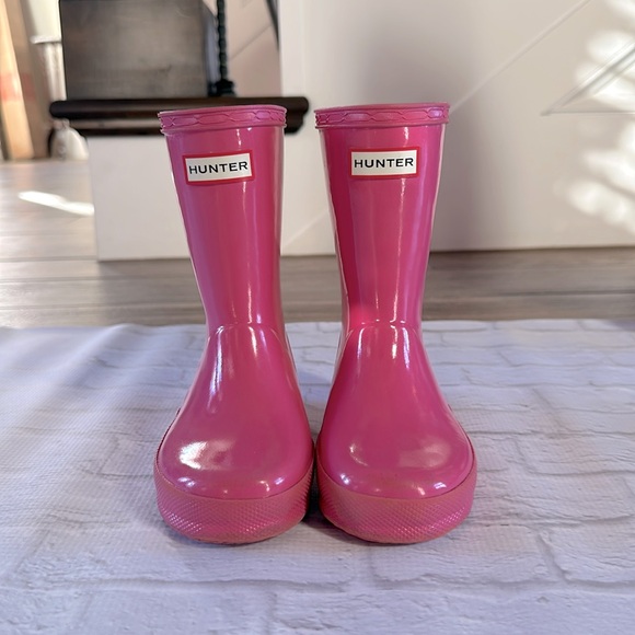 Hunter Other - ￼￼Little girls Hunter rain boots bubblegum pink. Great condition. Size 9